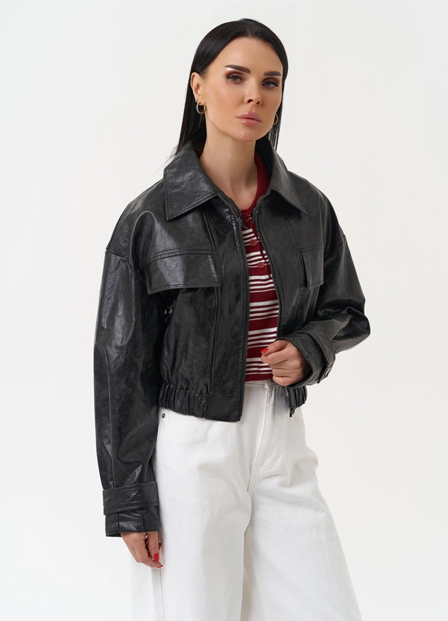 Куртка бомбер из эко кожи черного цвета модель № 30458 меха малина