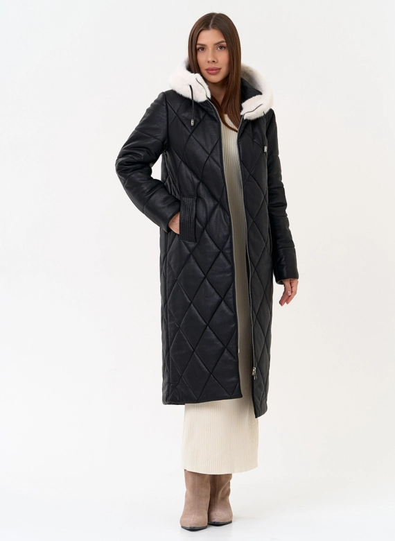 Женское пальто из эко кожи с капюшоном