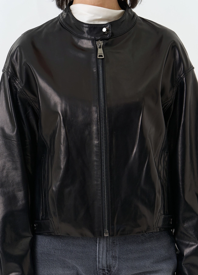 Женская короткая куртка из натуральной кожи  модель № 32530 универмаг малина фото