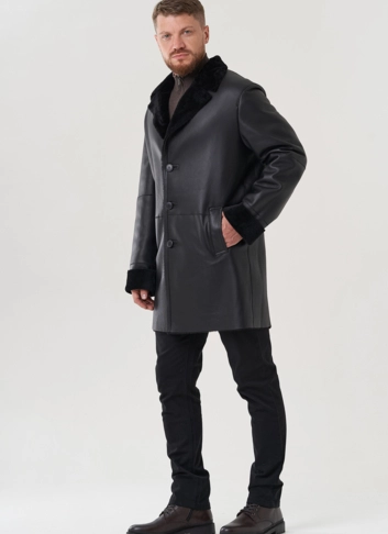 Дубленка мужская черного цвета 