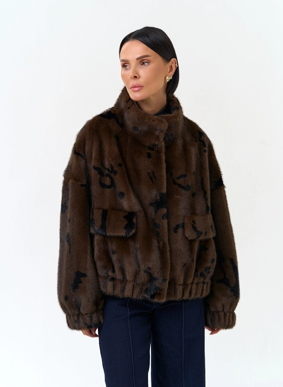 Женская куртка бомбер из эко меха фото